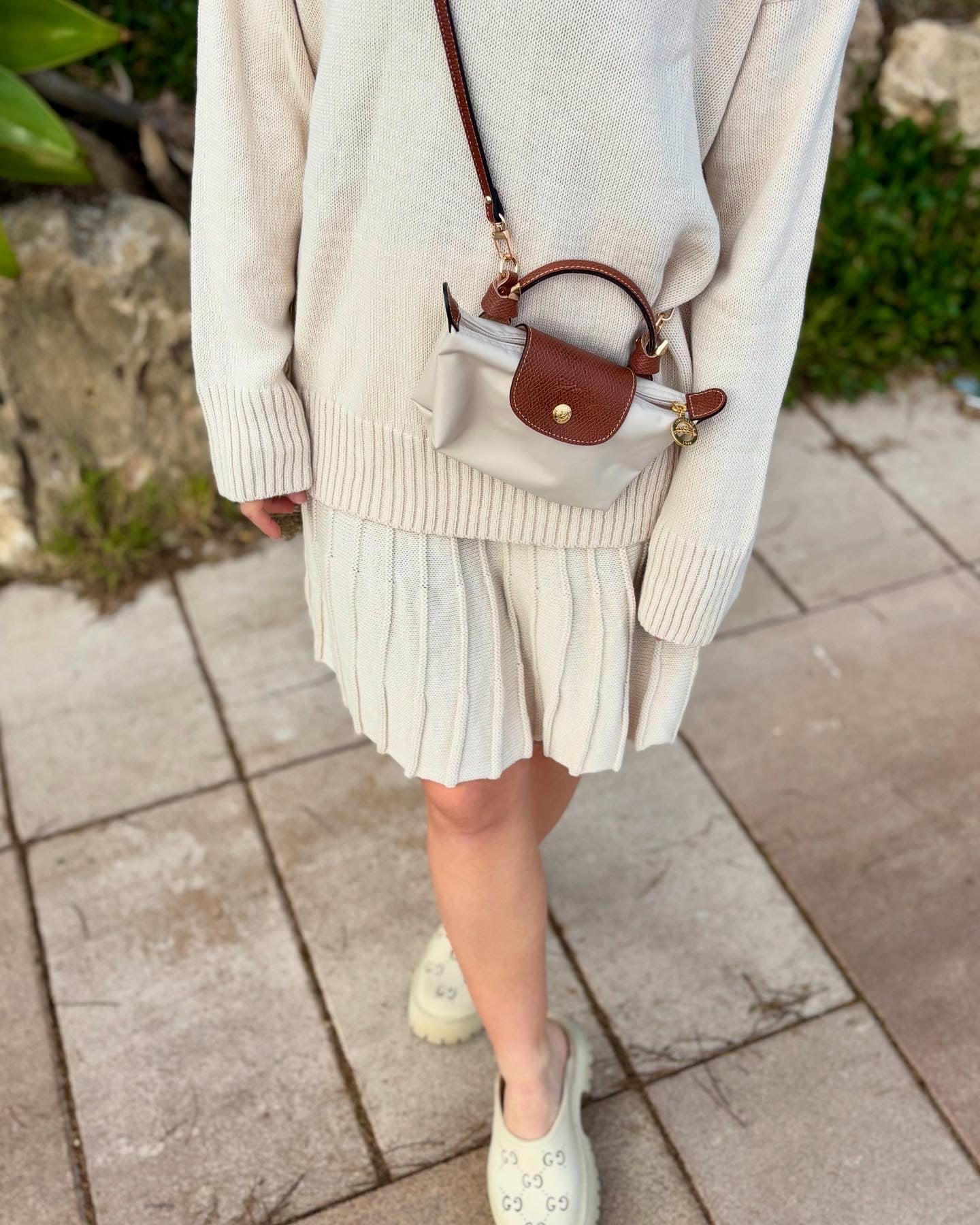 Conjunto Cuello Alto y Falda