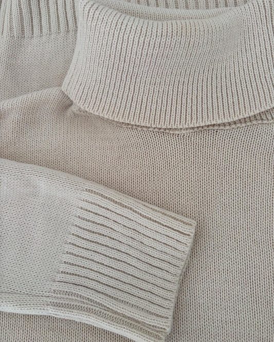 Conjunto Cuello Alto y Falda